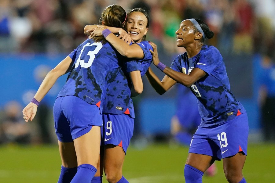 Alex Morgan, Mallory Swanson, Crystal Dunn