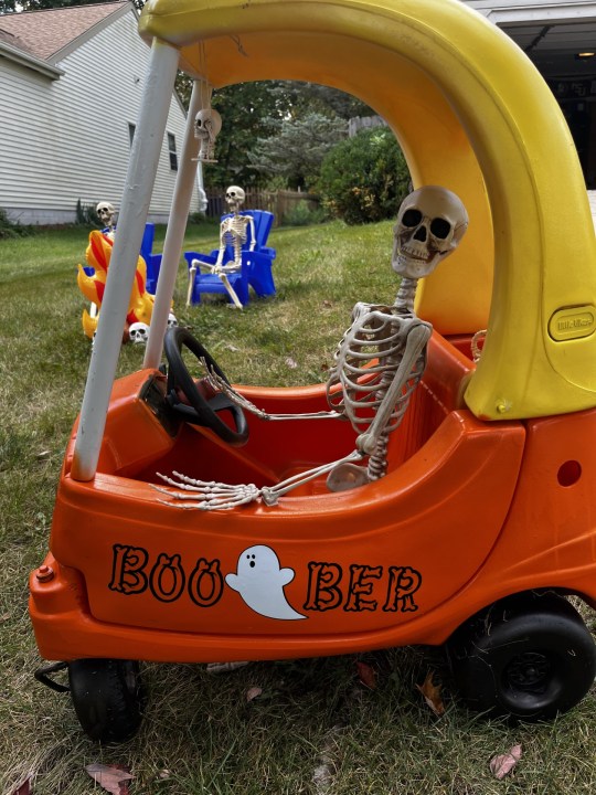 Jennifer Vickers' 2023 “Little Frights” Halloween decorations (Photo: Jennifer Vickers)