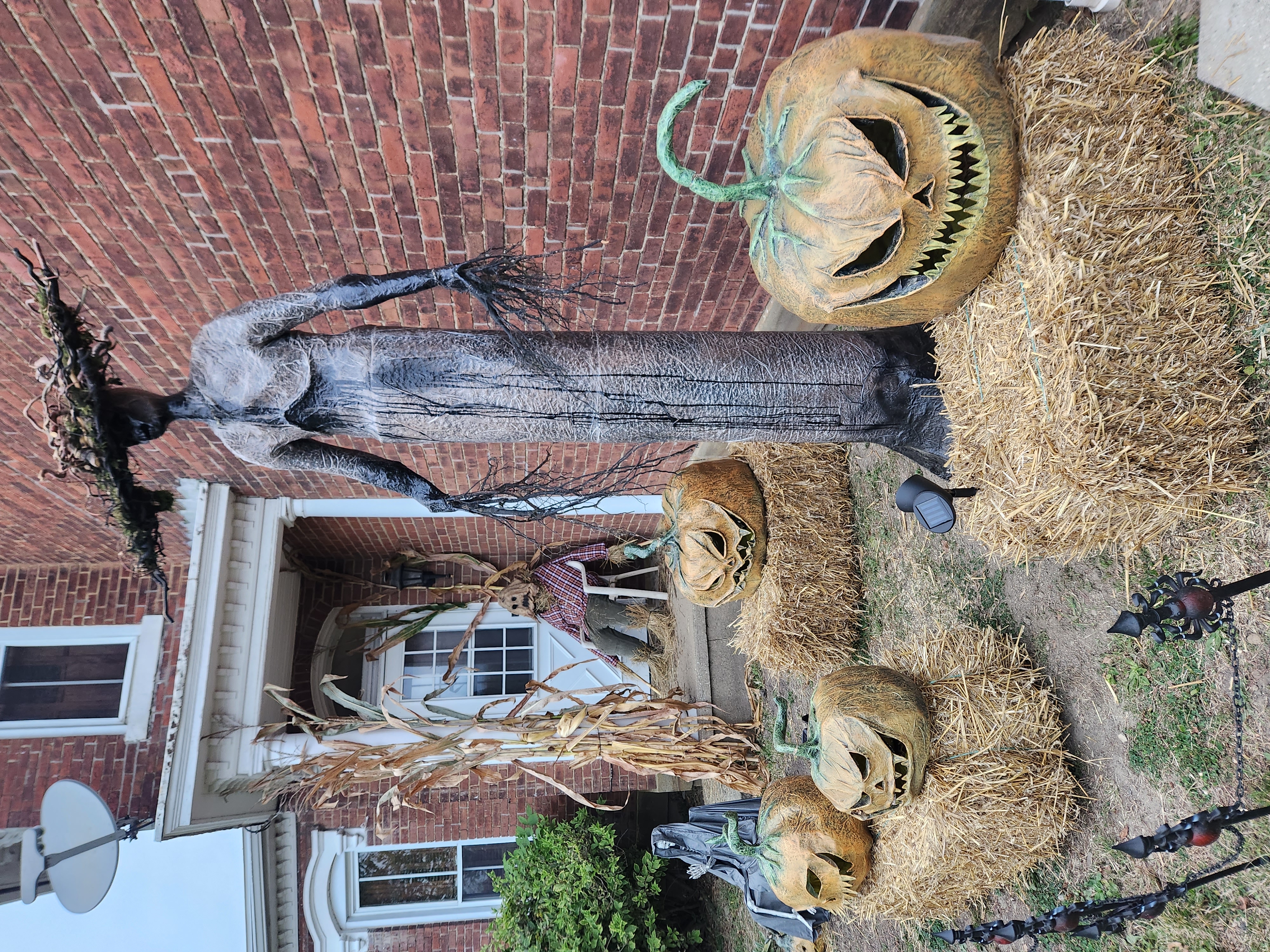 Samantha and Josh Hughes' 2023 Scarecrow Manor (Photo: Josh Hughes)
