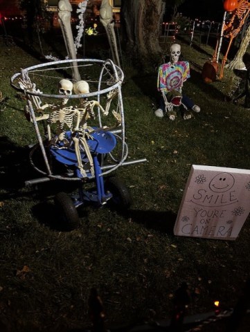 Robert and Gessica Peraza's 2023 "Perazzic Park" Halloween decorations (Photo: Robert and Gessica Peraza and Erika Pasko)