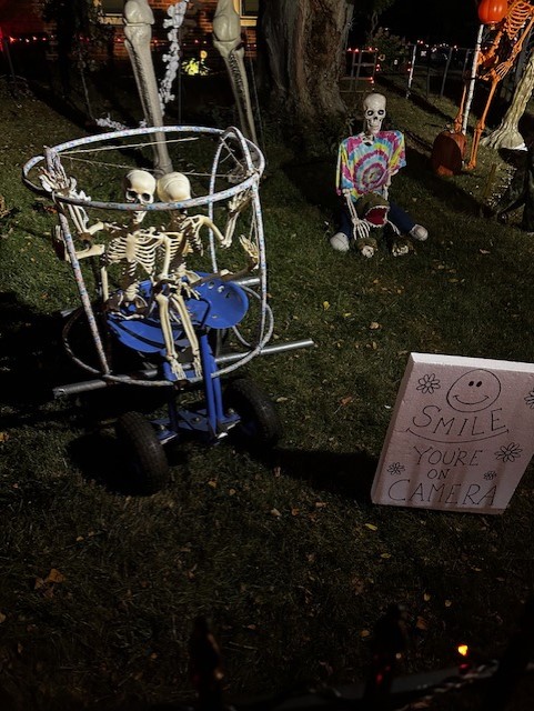 Robert and Gessica Peraza's 2023 "Perazzic Park" Halloween decorations (Photo: Robert and Gessica Peraza and Erika Pasko)