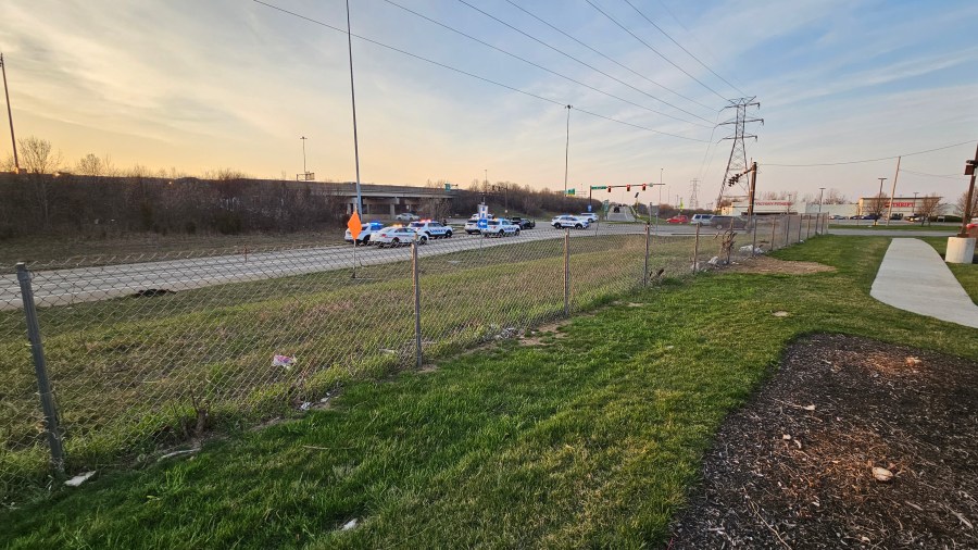 Columbus Police at the scene of a shooting on Columbus' west side that left one victim in critical condition (NBC 4)