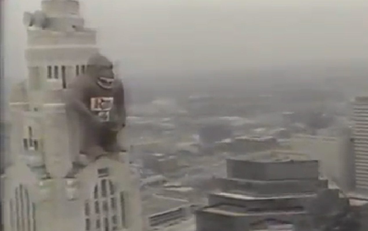 An inflatable gorilla on the LeVeque Tower in Columbus, Ohio, in November 1987