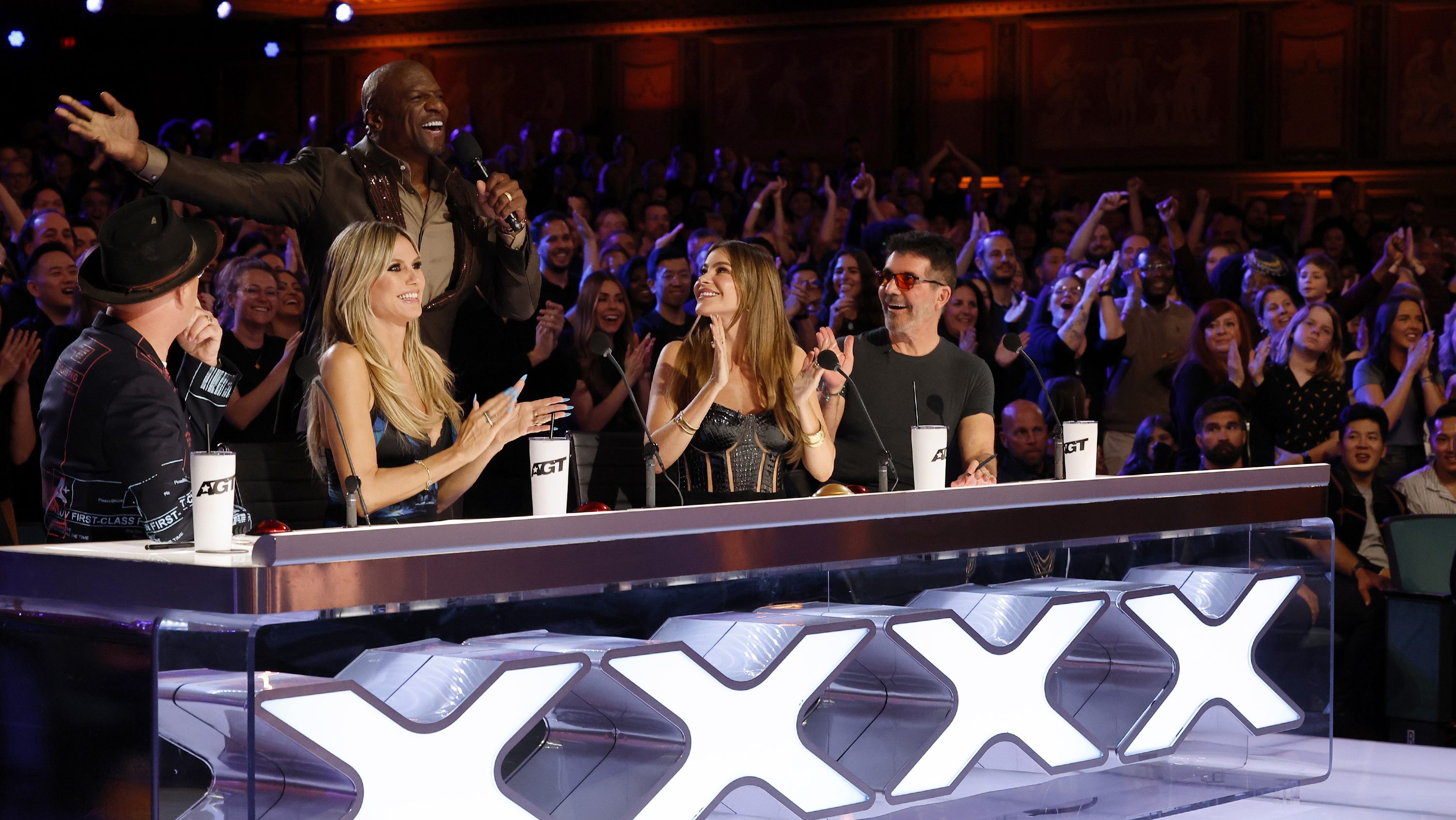 AMERICA'S GOT TALENT --"Auditions 1" Episode 1901 -- Pictured: Howie Mandel, Heidi Klum, Terry Crews, Sofia Vergara, Simon Cowell -- (Photo by: Trae Patton/NBC)