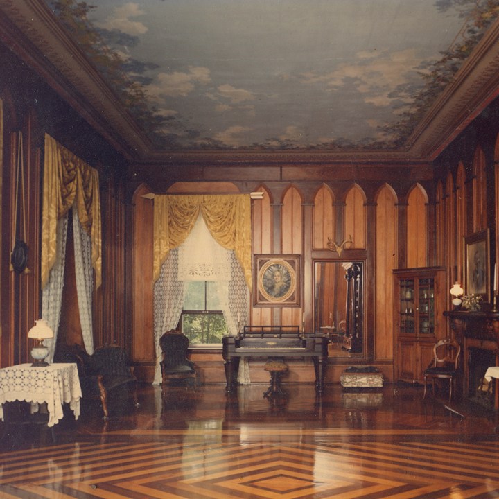 Piatt Castle Mac-A-Cheek Drawing Room