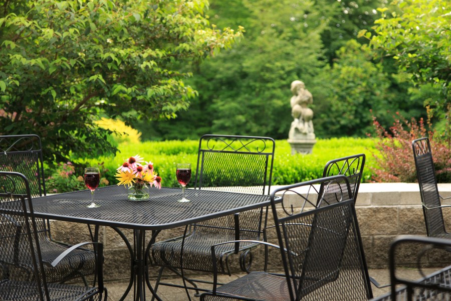 Ravenwood-Pub-Garden-3