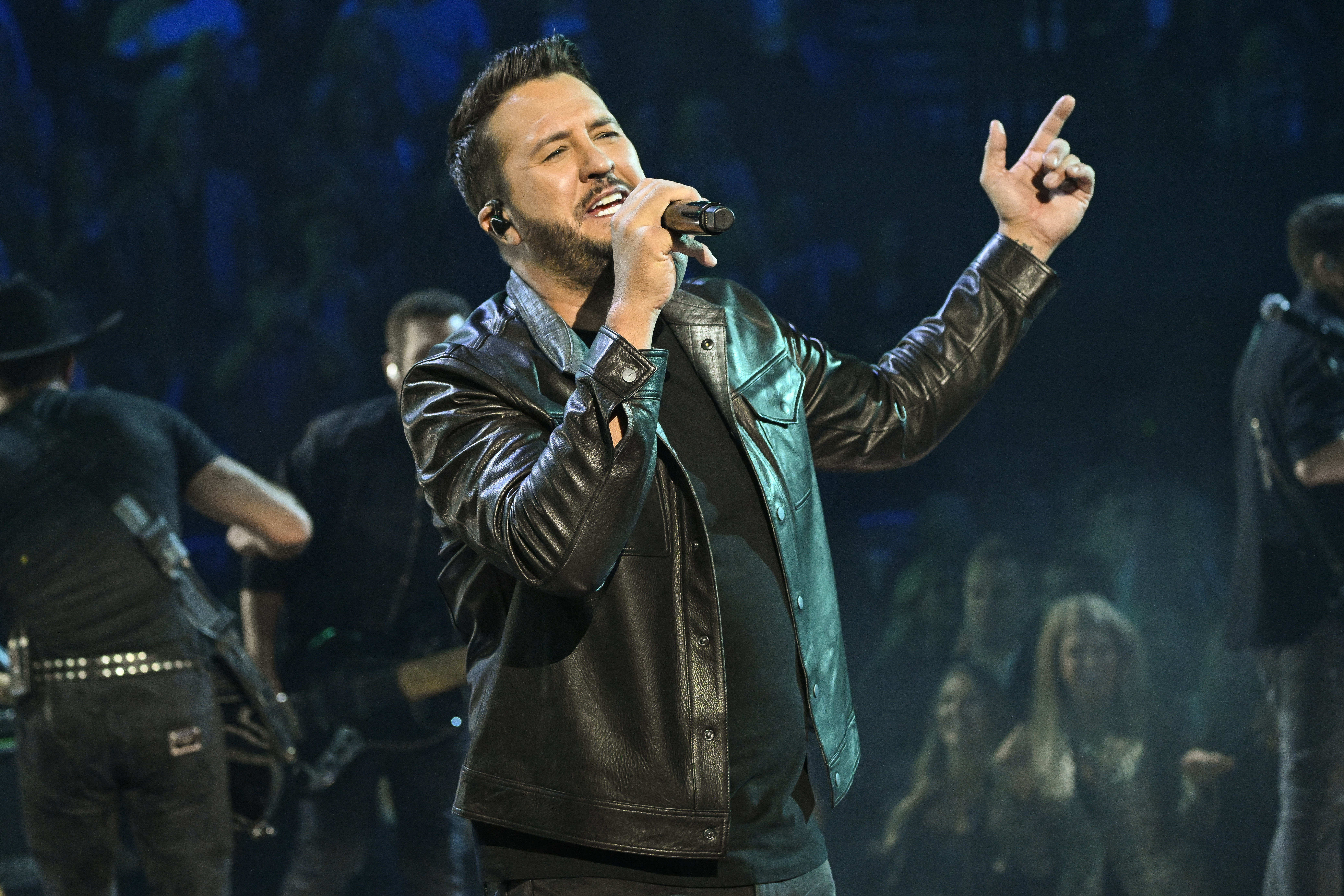 NASHVILLE, TENNESSEE - NOVEMBER 08: EDITORIAL USE ONLY Luke Bryan performs onstage during the 57th Annual CMA Awards at Bridgestone Arena on November 08, 2023 in Nashville, Tennessee. (Photo by Astrida Valigorsky/WireImage)
