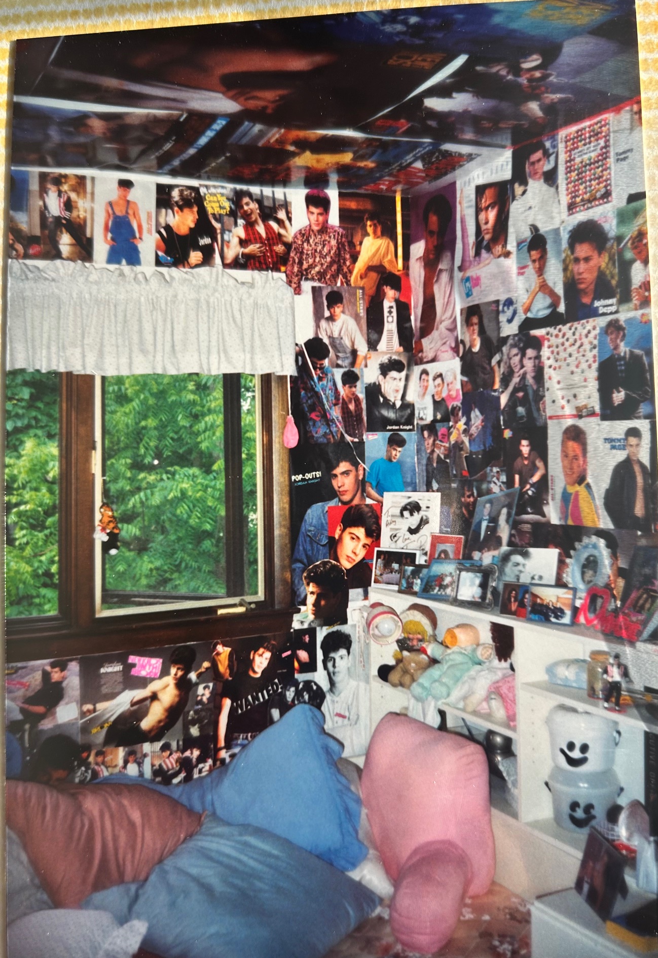 Ashley Knott's teenage bedroom covered in ‘90s memorabilia.