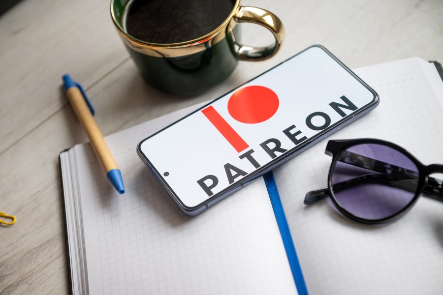 POLAND - 2024/01/31: In this photo illustration a Patreon logo seen displayed on a smartphone. (Photo Illustration by Mateusz Slodkowski/SOPA Images/LightRocket via Getty Images)