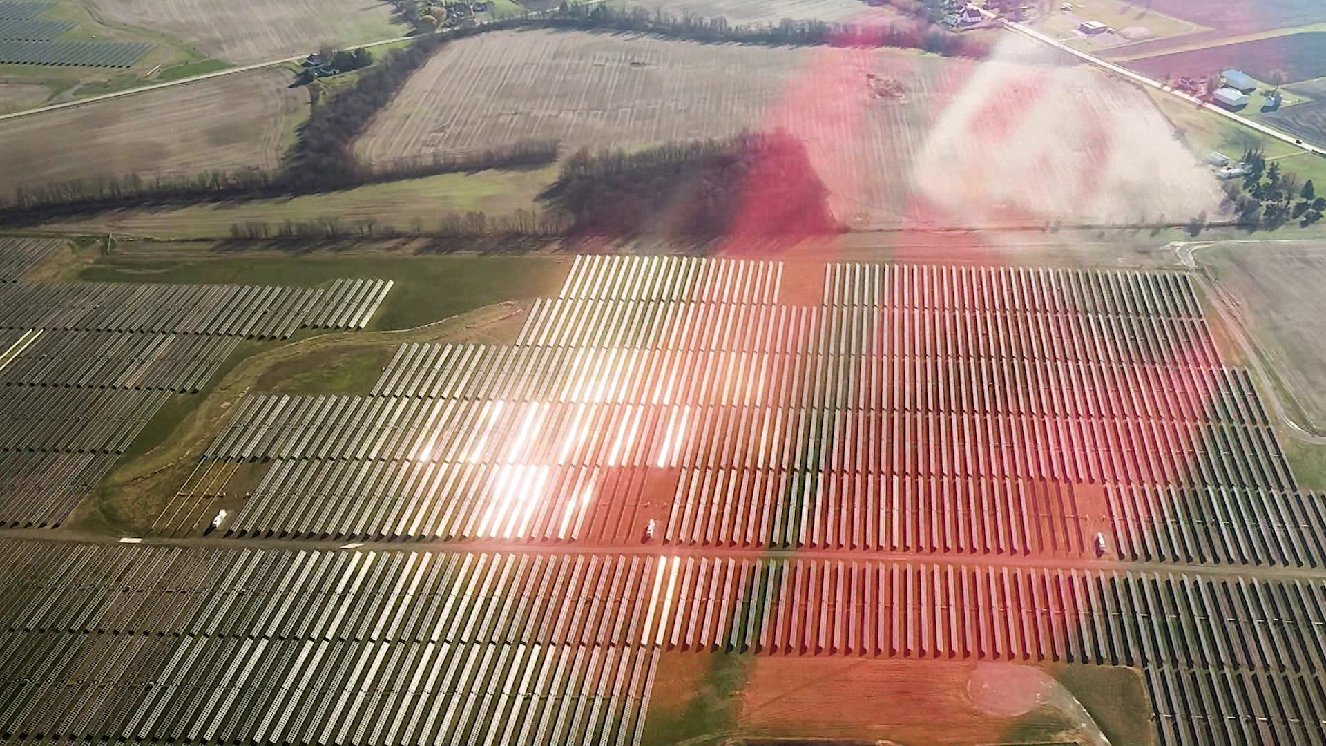 Glare from a solar farm as seen from a plane near the Knox County airport.