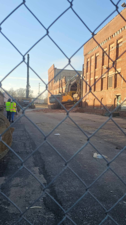 Spaghetti Warehouse trolley extraction