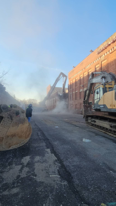 Spaghetti Warehouse trolley extraction