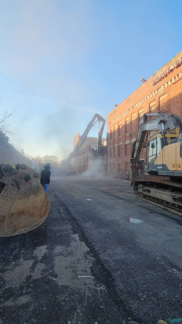 Spaghetti Warehouse trolley extraction