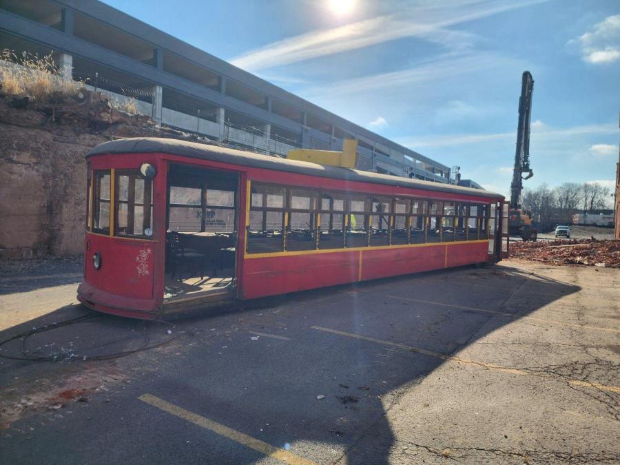 Spaghetti Warehouse trolley extraction