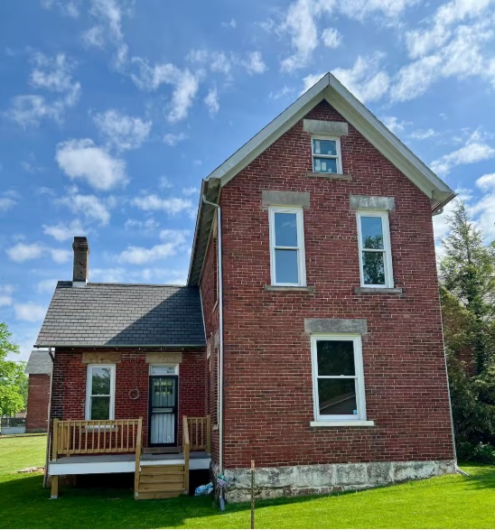 Hatlan House exterior 