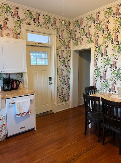 Retro House kitchen 1 
