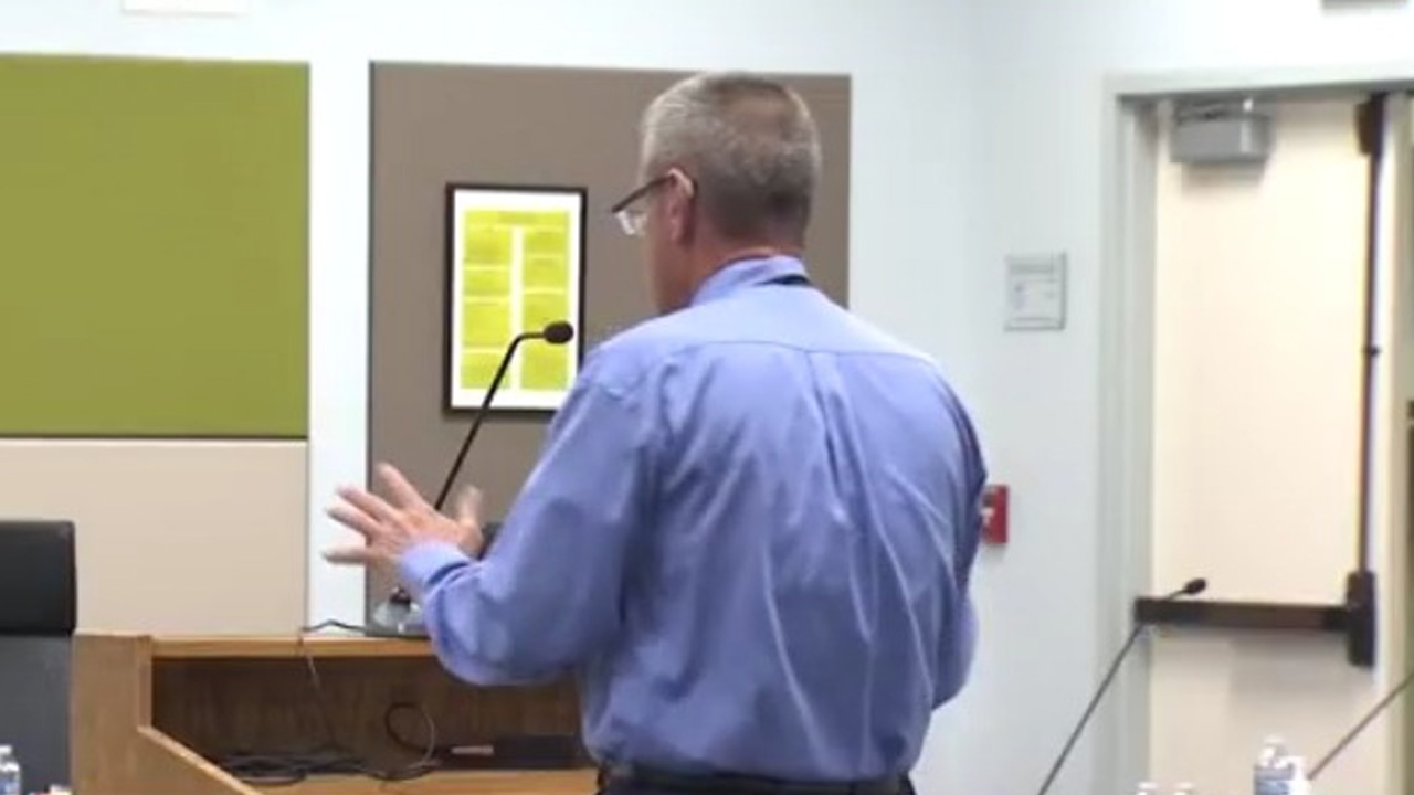 Columbus Police Officer Keith Conner at a Columbus board of education meeting on May 20, 2025. (NBC4)
