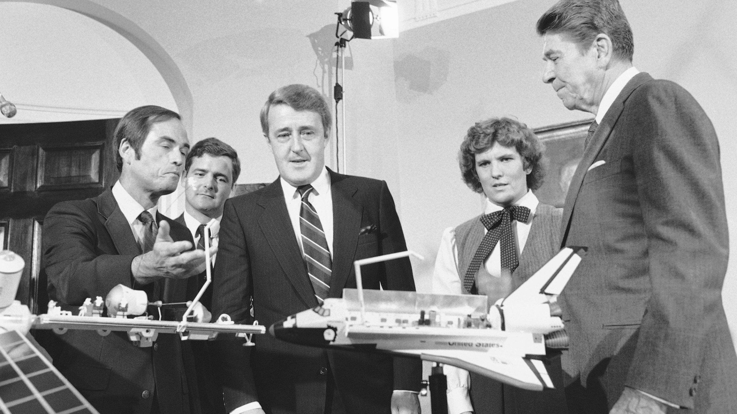 FILE - From left, mission commander Robert Crippen, Canadian astronaut Dr. Marc Garneau, Canadian Prime Minister Brian Mulroney and astronaut Kathy Sullivan meet with President Ronald Reagan in the White House in Washington on Sept. 25, 1984. (AP Photo/Barry Thumma, File)